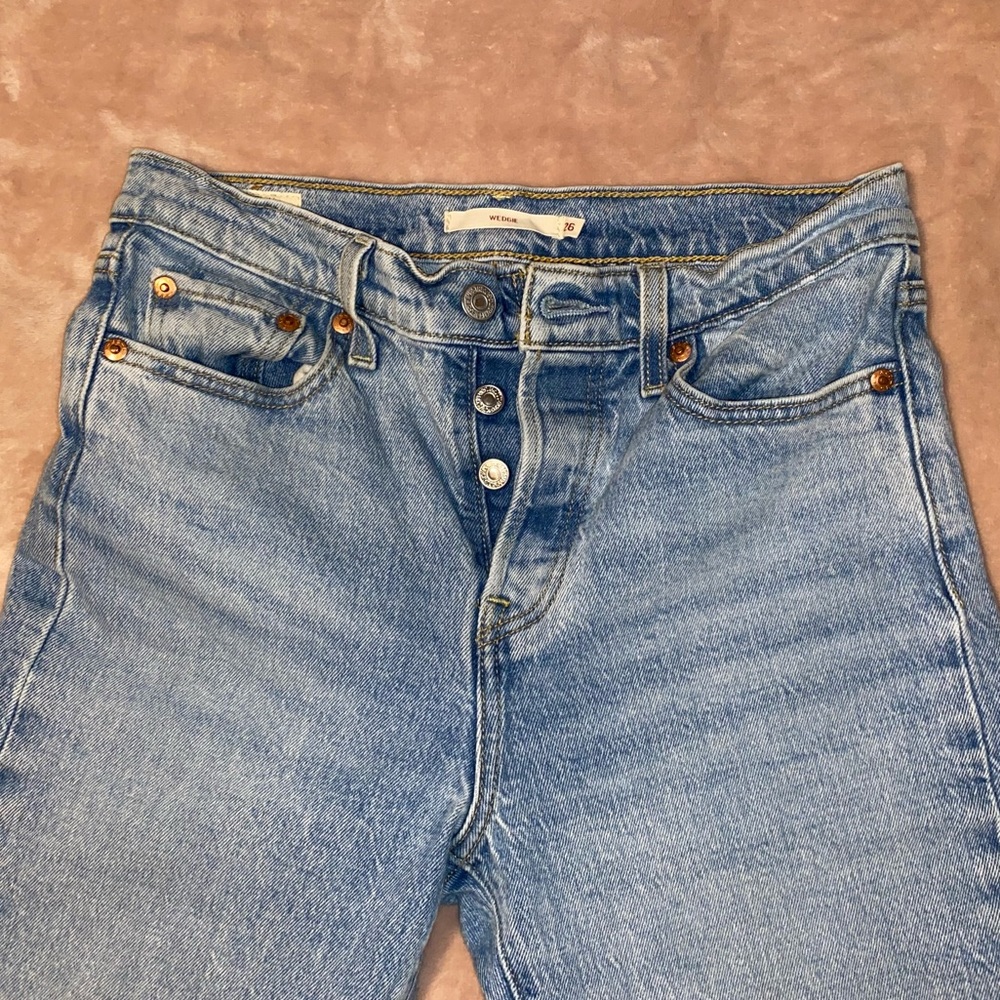 Levi’s - Picture 2 of 2